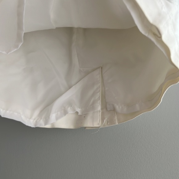 NEW white skirt size XS with gold buttons - Picture 11 of 12